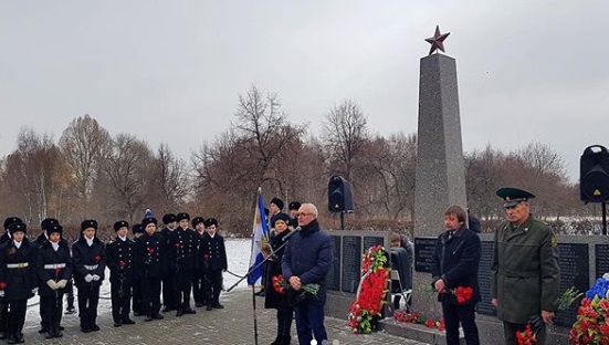Митинг, посвященный контрнаступлению под Москвой 1941 г.